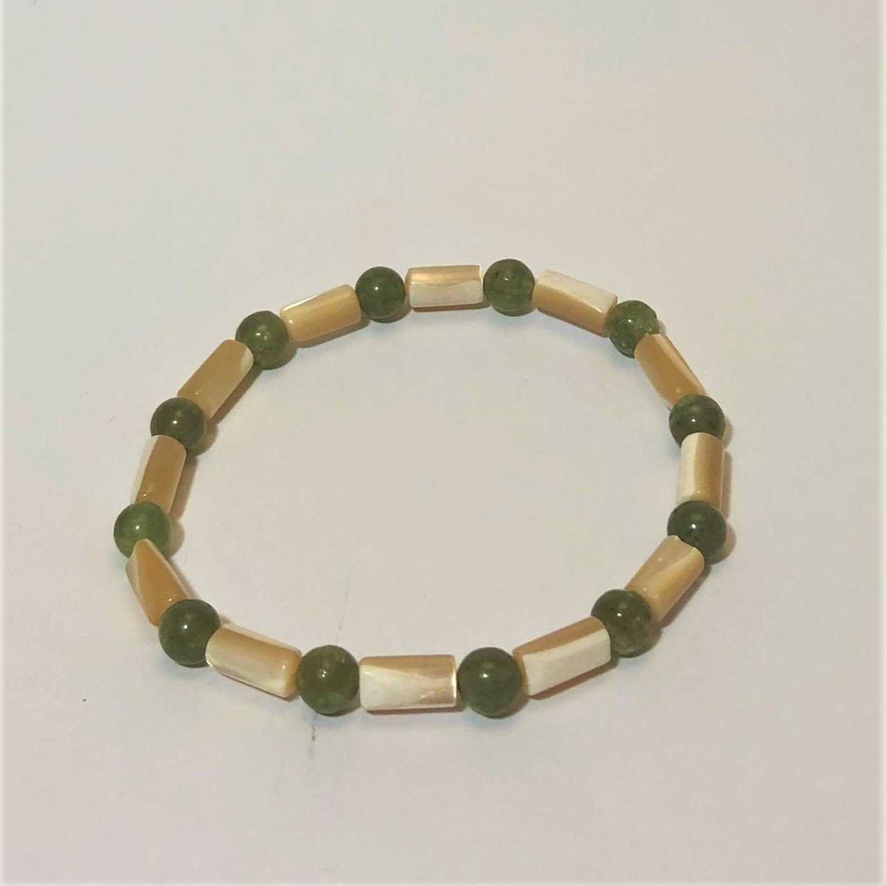 Peridot Taşı & Sedef Bileklik